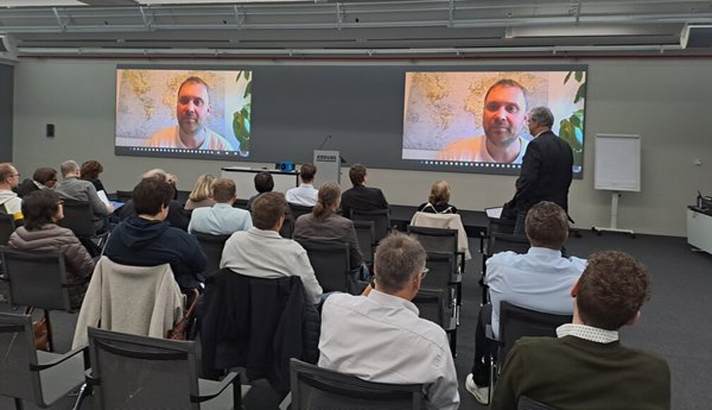 Keynote (online): Steffen Haschler, beim Onlinevortrag: KI in der Bildung: Chancen, Herausforderungen und rechtliche Perspektiven"